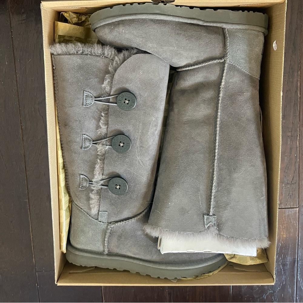 Uggs size 8